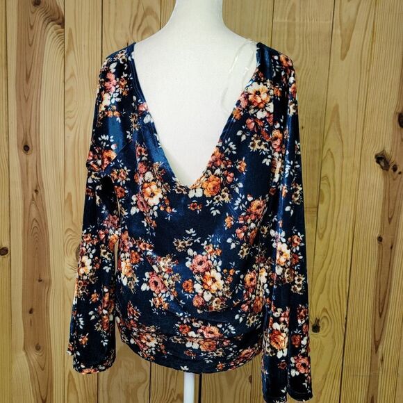 Pro Blue velour blouse - Picture 4 of 10